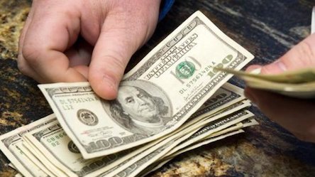 Свежие новости: Курс доллара в Украине прекратил падать