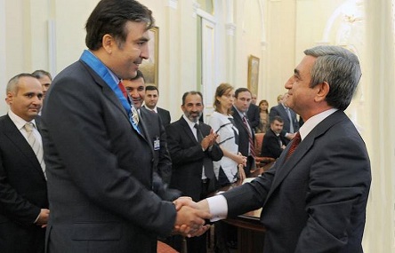 Свежие новости: Серж Саргсян удостоил Саакашвили Ордена Почета. В чем причина травли его книги?