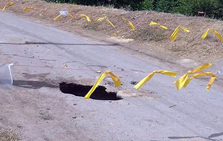 Свежие новости: Под Одессой ребенок прямо на улице провалился в катакомбы