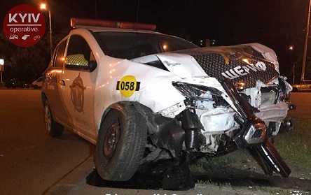 Свежие новости: В Киеве произошло серьезное ДТП с участием автомобиля охранной службы