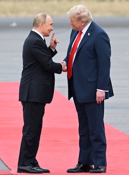 Фото новини: У путіна розкрили незвичайну деталь розмови з Трампом: президенти не хотіли першими класти слухавку Свіжі новини: У путіна розкрили незвичайну деталь розмови з Трампом: президенти не хотіли першими класти слухавку