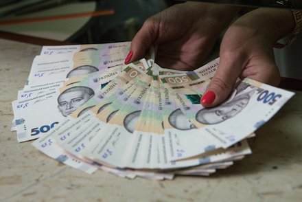 Свежие новости: В Україні ситуація на валютному ринку погіршується