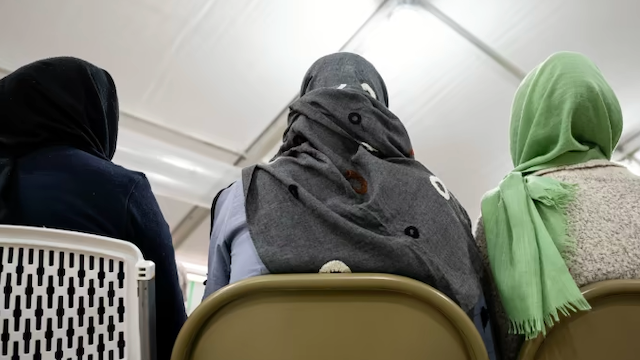 Свежие новости: Адміністрація Трампа скасувала рейси для 1 600 біженців з Афганістану – ЗМІ