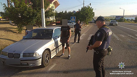 Свежие новости: На Николаевщине патрульные задержали угонщиков на похищенной в Одессе «BMW»