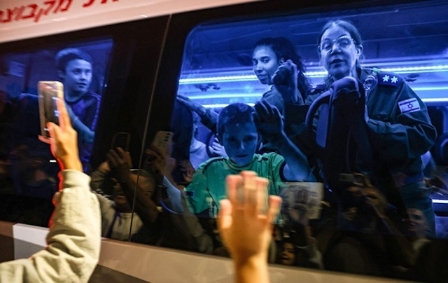 Свежие новости: ХАМАС звільнив нову групу заручників