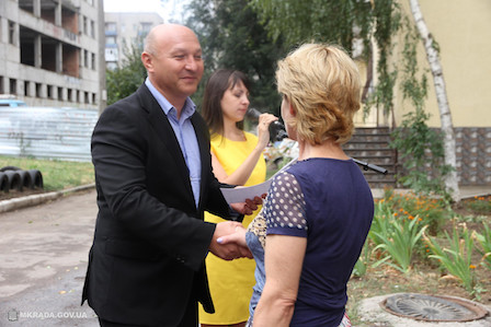 Свежие новости: Первый вице-мэр Николаева вручал ордера на жилье вместе со сторонницей «Новороссии»