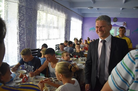 Свежие новости: Заместитель губернатора Стадника так и не выполнил обещание, которое он дал Зеленскому о запуске школьного автобуса в Капустино