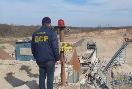 Свежие новости: В Первомайском районе обнаружили незаконный гранитный карьер