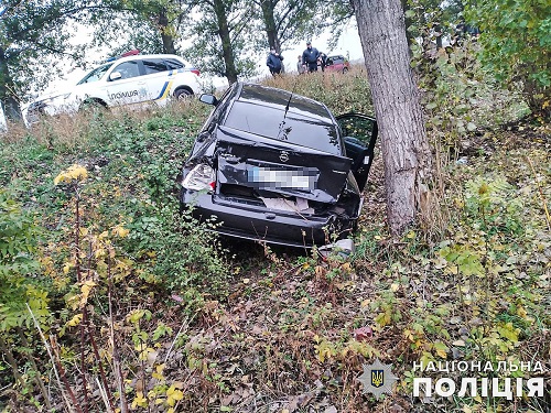 Фото новости: В Доманевском районе пьяный водитель на Opel сбил подростка, слетел в кювет и врезался в дерево Свежие новости: В Доманевском районе пьяный водитель на Opel сбил подростка, слетел в кювет и врезался в дерево
