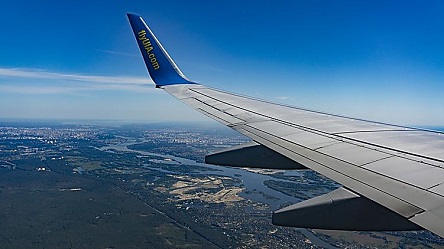 Свежие новости: Регулярные авиаполеты по Украине восстановят к сентябрю, - министр Криклий