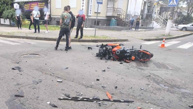 Свежие новости: У Миколаєві в ДТП загинув 23-річний водій мотоцикла