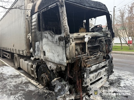 Свежие новости: ШОК У МИКОЛАЄВІ: водійка тролейбуса за гроші підпалювала фури й знімала все на відео