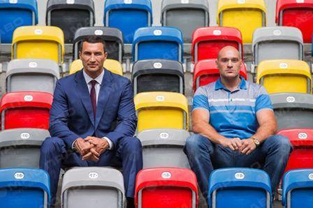 Фото новости: Тайсон Фьюри упал в грязь в прямом смысле Свежие новости: Тайсон Фьюри упал в грязь в прямом смысле