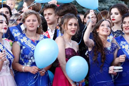 Свежие новости: Южноукраїнськ. На крилах прощального вальсу