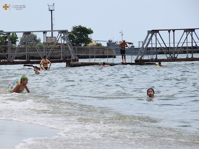 Свежие новости: В Очакове мужчина прыгнул с пирса и исчез под водой