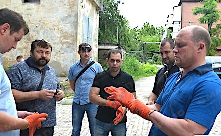 Свежие новости: ВИДЕО: Нардеп Каплин приехал в Николаев, чтобы сломать забор Апанасенко