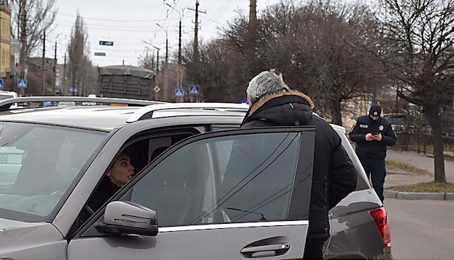 Свежие новости: Полиция ищет свидетелей ДТП, в котором жена экс-главы Врадиевской РГА сбила мопедиста