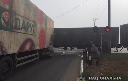 Свежие новости: ДТП в Одесской области: фура врезалась в поезд