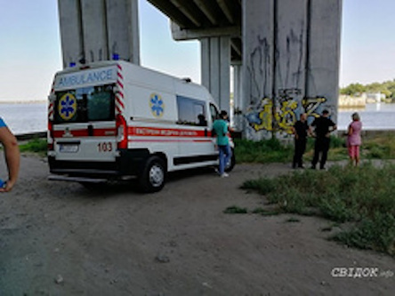 Фото новости: В Николаеве мужчина спрыгнул с Ингульского моста на землю – от полученных травм он умер 18+ Свежие новости: В Николаеве мужчина спрыгнул с Ингульского моста на землю – от полученных травм он умер 18+
