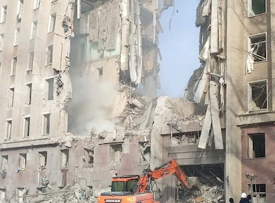 Свежие новости: В результате бстрела здания ОГА в Николаеве: погибли две сотрудницы хозсуда, еще одной оторвало ногу