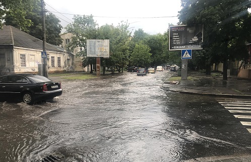 Свежие новости: Онлайн: На Николаев обрушился сильный ливень - ряд улиц оказались подтопленными