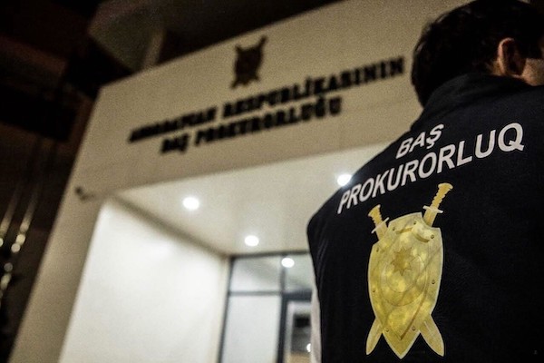Свіжі новини: Хустки в школах розсварили союзників: Азербайджан оголосив у розшук сімох громадян Туреччини