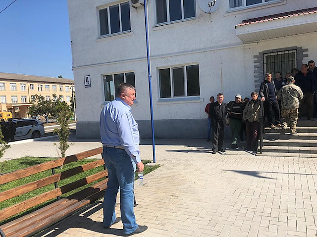 Свежие новости: Николаевский админсуд отказал в рассмотрении иска работников ГП «Зорі над Бугом», в котором они просят восстановить их экс-директора Елиневского