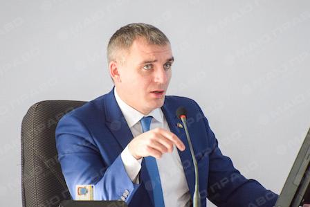 Свежие новости: Сенкевич повздорил с министром Омеляном в соцсети