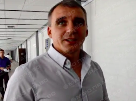 Свежие новости: ВИДЕО: Сенкевич намерен собрать подписи за отзыв депутата Исакова, инициировавшего его импичмент