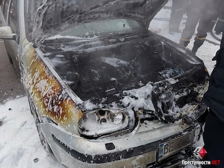 Свежие новости: В центре Николаева загорелся Volkswagen