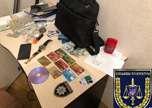 Свежие новости: В Николаеве поймали на взятке в 300 долларов сотрудника полиции из Одессы