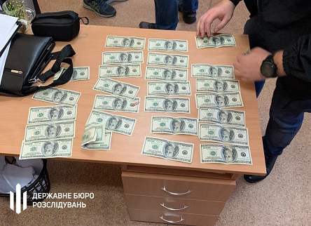 Свежие новости: Николаевские следователи ГБР задержали на взятке в $2,7 тысячи работника управления юстиции в Одессе