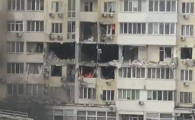 Свежие новости: По Одессе выпустили не менее шести крылатых ракет: один человек сгорел в своей машине