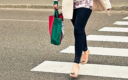 Свежие новости: В центре Николаева «Volkswagen» сбил девушку и уехал