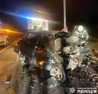 Свежие новости: На Миколаївщині у Вознесенську зіткнулися дві автівки: троє загиблих і троє поранених