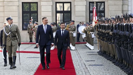 Свежие новости: Владимир Зеленский поздравил Анджея Дуду с победой на президентских выборах