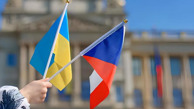 Свежие новости: У Чехії українські біженці заробляють більше, ніж країна на них витрачає