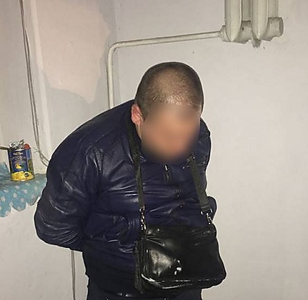 Свежие новости: В Николаеве суд отправил на три года в тюрьму и лишил половины имущества участкового, который варил и продавал амфетамин