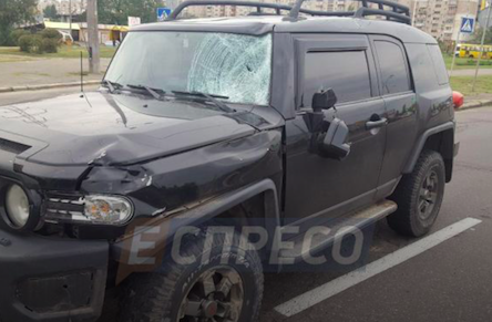 Свежие новости: Отбросило на 100 метров: в Киеве случилось смертельное ДТП с джипом и велосипедистом