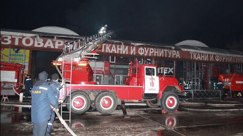 Свежие новости: Появилось видео мощного пожара на крупнейшем рынке Харькова 