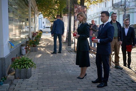 Свежие новости: Зеленский почтил память погибших за единство Украины и отправится на Донбасс