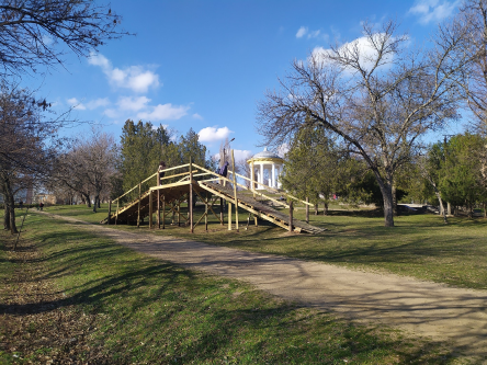 Свежие новости: Деревянный мостик в парке Сечевой Славы в Вознесенске рассорил горожан в Фейсбуке