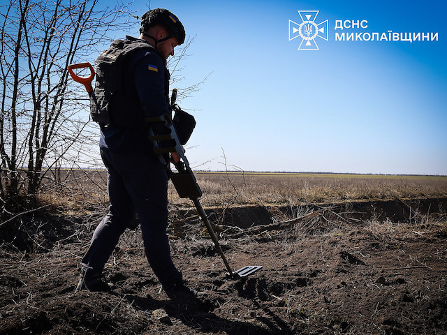 Свежие новости: На Миколаївщині піротехніки ДСНС продовжують розмінування територій