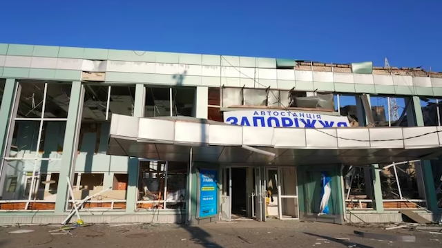 Фото новости: Росіяни вдарили по автовокзалу Запоріжжя: 20 поранених Свежие новости: Росіяни вдарили по автовокзалу Запоріжжя: 20 поранених