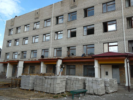 Свежие новости: В будівлі поліклініки Вознесенської лікарні розпочались будівельні роботи