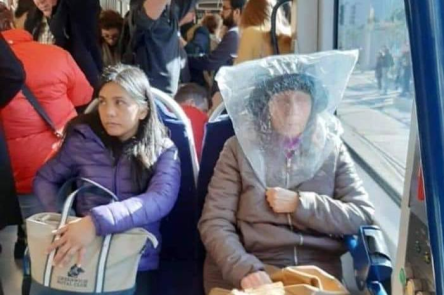 Свежие новости: ВИДЕО: Во Львове кашляющего мужчину пассажиры выбросили из автобуса