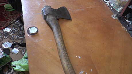 Свежие новости: В Чернигове мужчина зарубил приятеля и ранил топором женщину