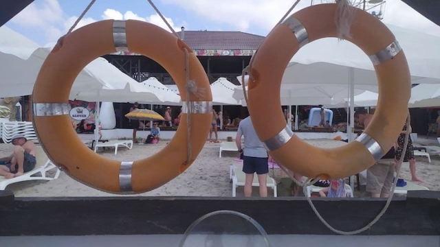 Свежие новости: В Коблево 16-летний спасатель с товарищем вытащили из моря двух тонувших девочек