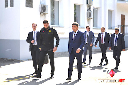 Свежие новости: Савченко пообещал Гройсману, что дорога на Снигиревку будет отремонтирована до конца октября