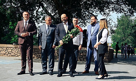 Свежие новости: Глава Николаевской ОГА Савченко распорядился открыть вакансию для пятого заместителя